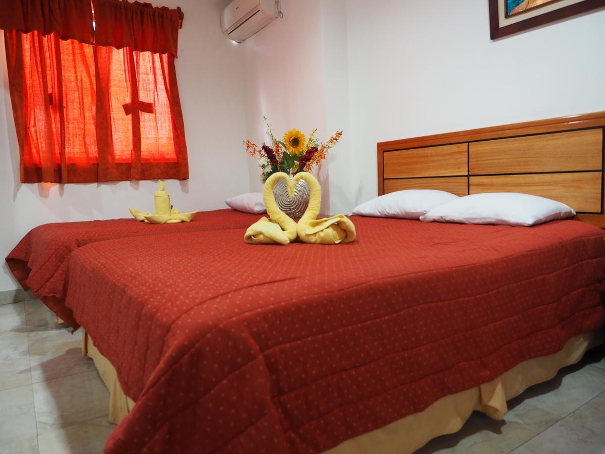 Hostal Espana 푸에르토아요라 외부 사진