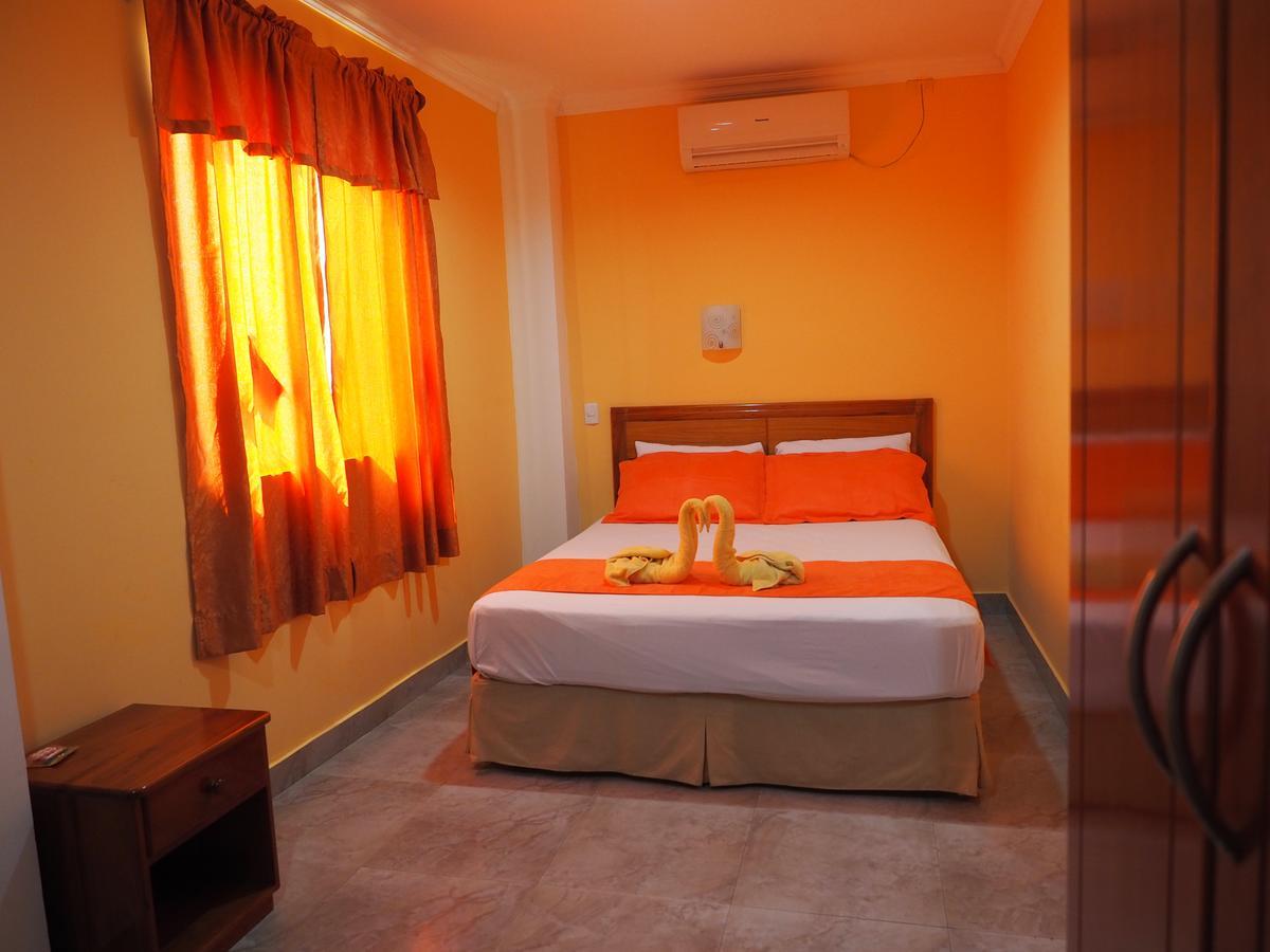 Hostal Espana 푸에르토아요라 외부 사진