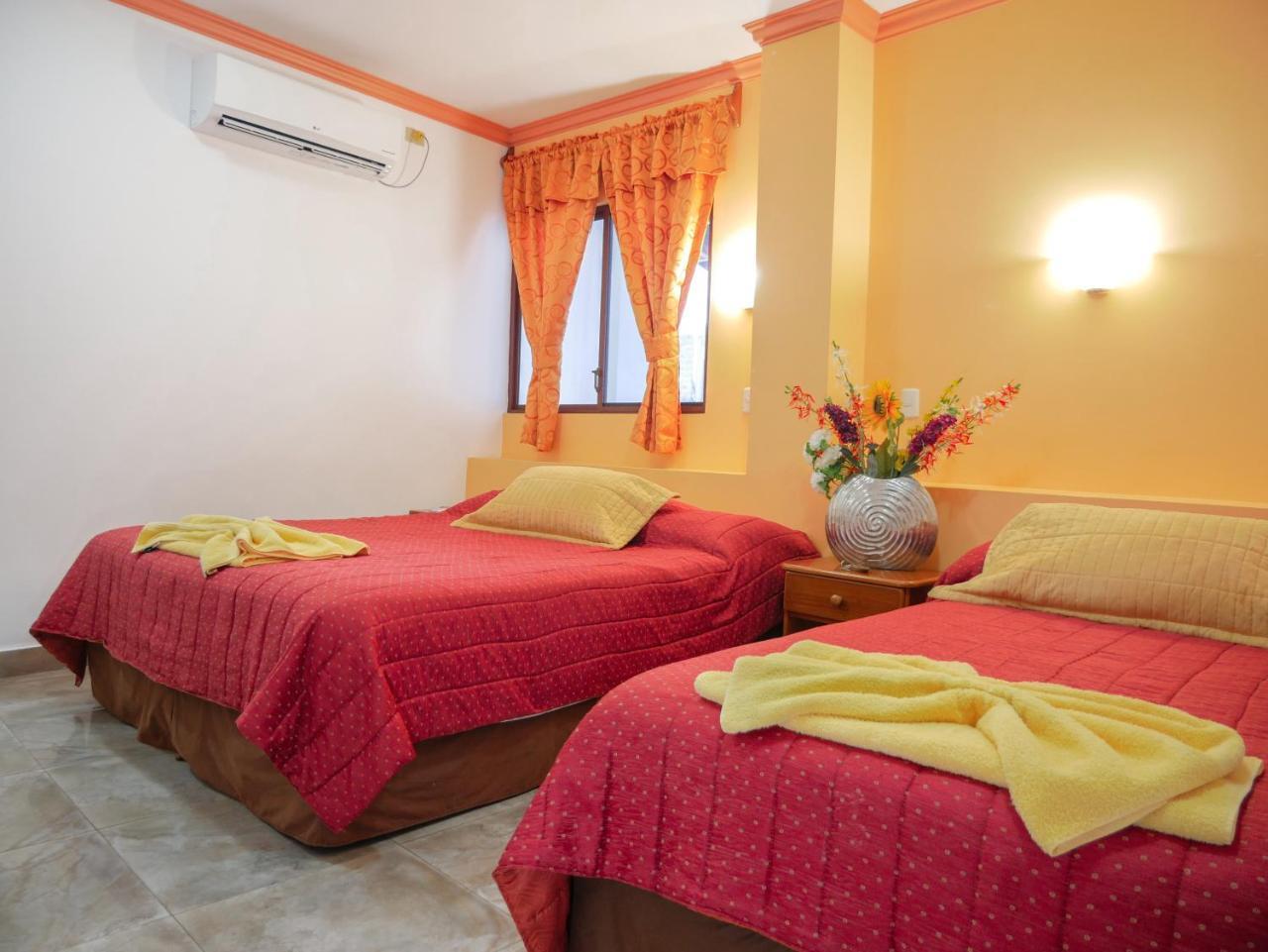 Hostal Espana 푸에르토아요라 외부 사진