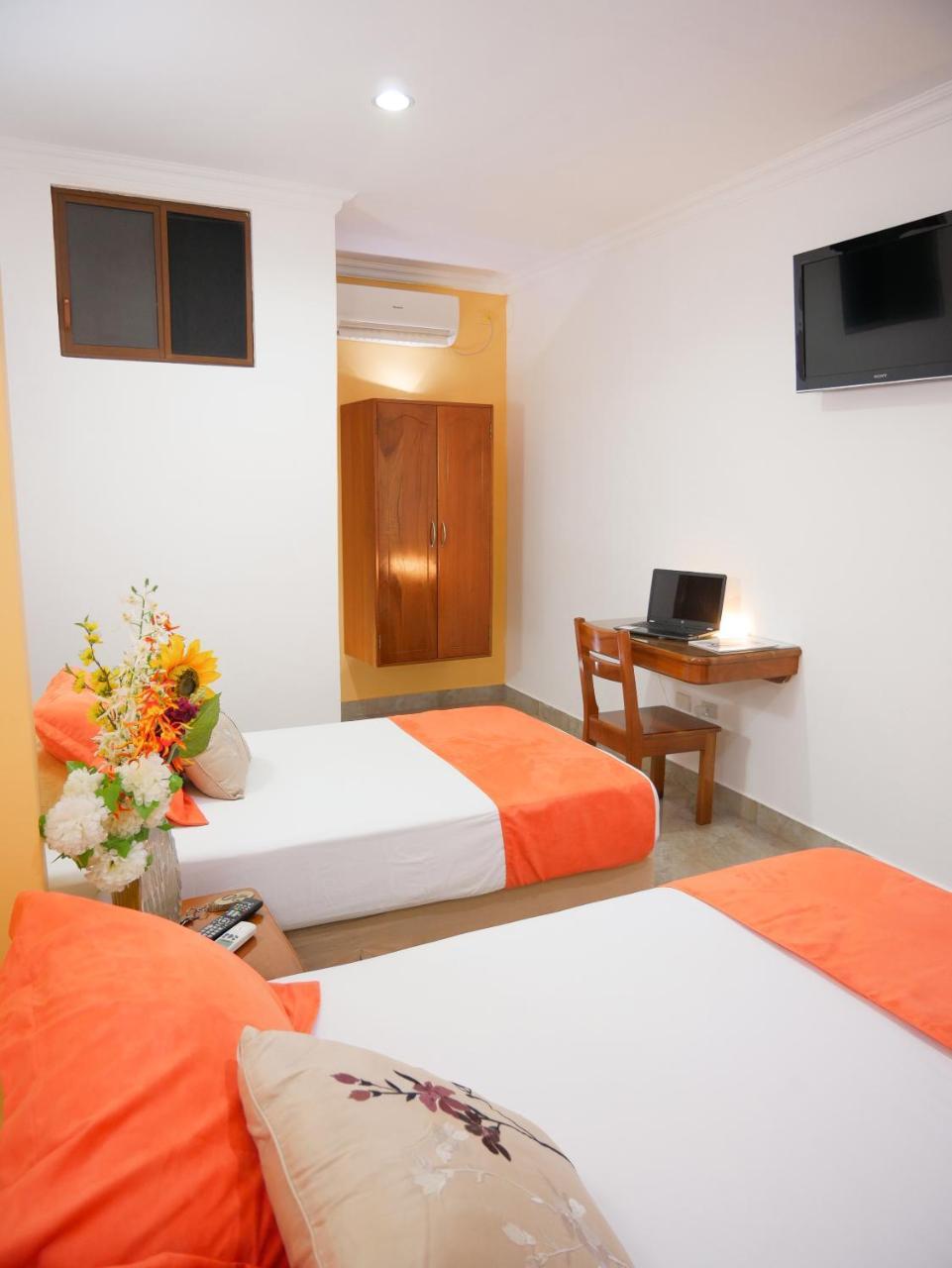 Hostal Espana 푸에르토아요라 외부 사진