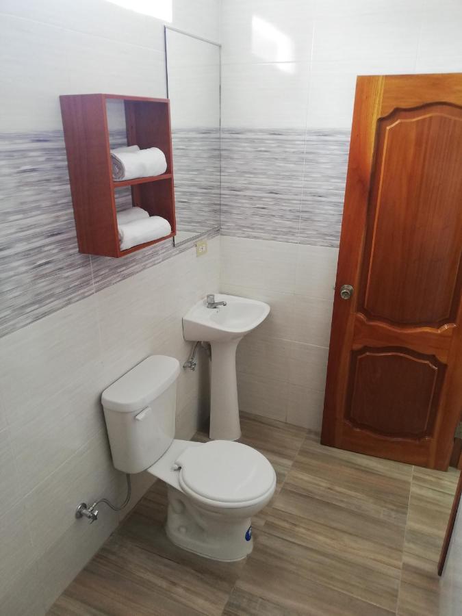 Hostal Espana 푸에르토아요라 외부 사진