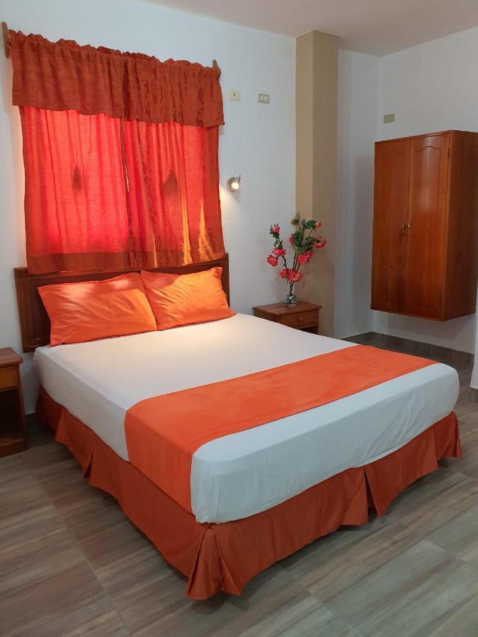 Hostal Espana 푸에르토아요라 외부 사진